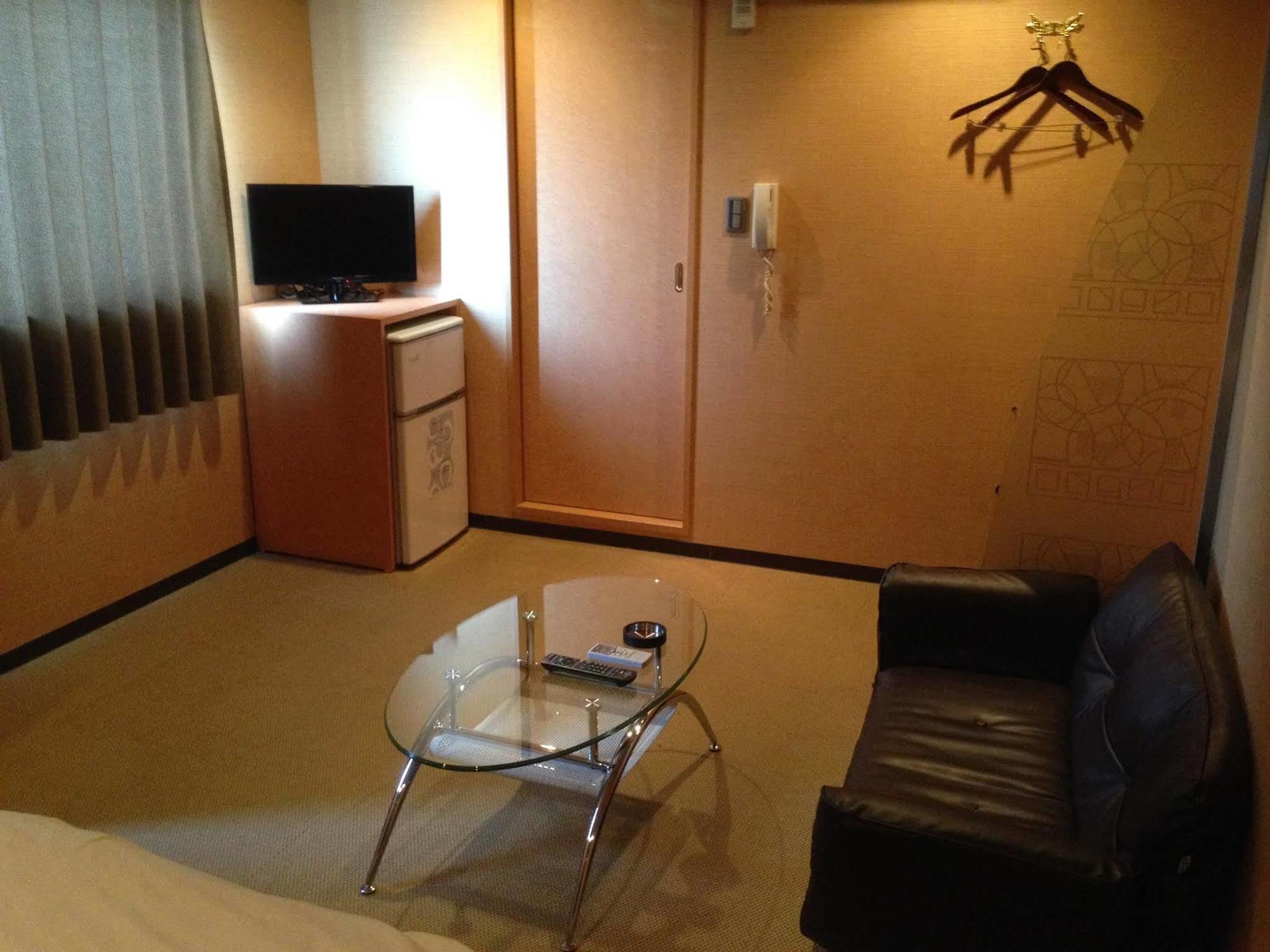 Uehonmachi Plaza Hotel (Adults Only) Ōsaka Extérieur photo